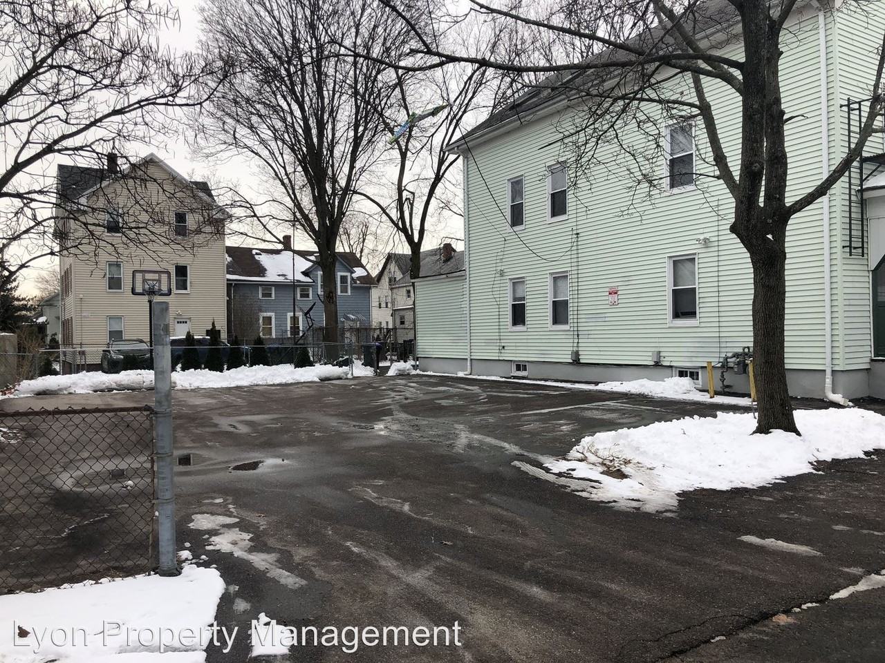 133 Stansbury St - Photo 2 of 17