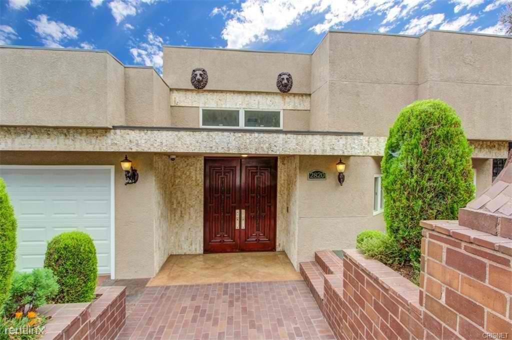 2820 Kennington Dr - Photo 3 of 48