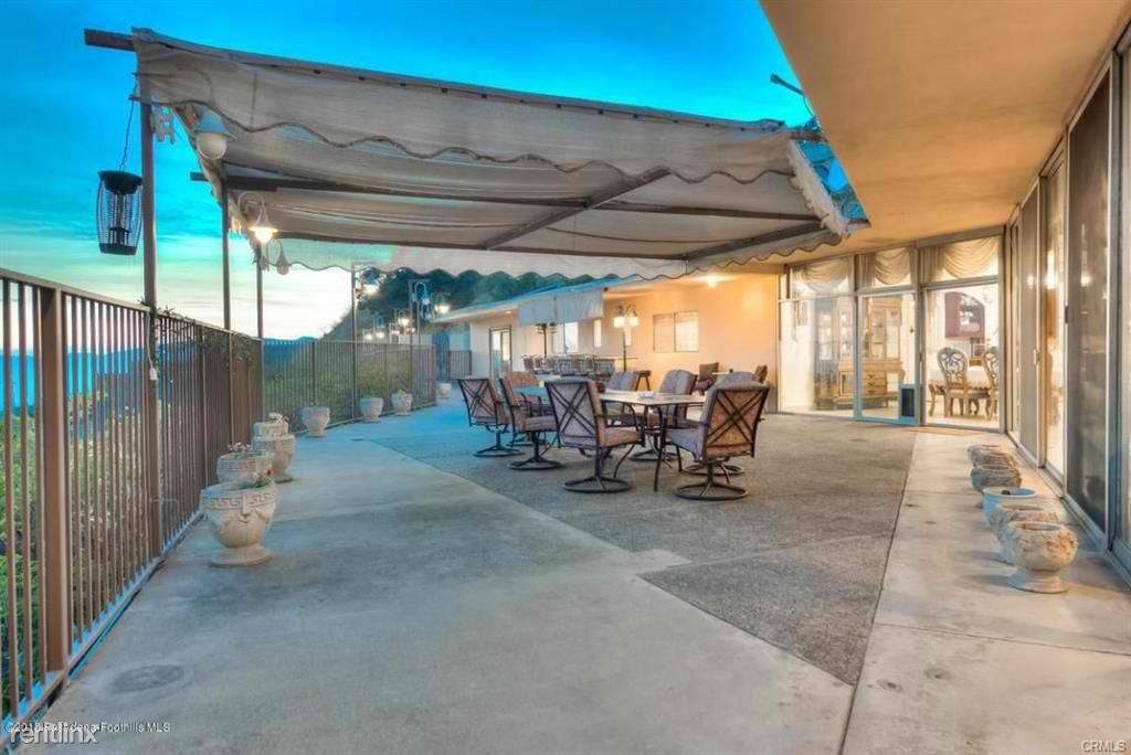 1651 Ridgeview Dr - Photo 2 of 50