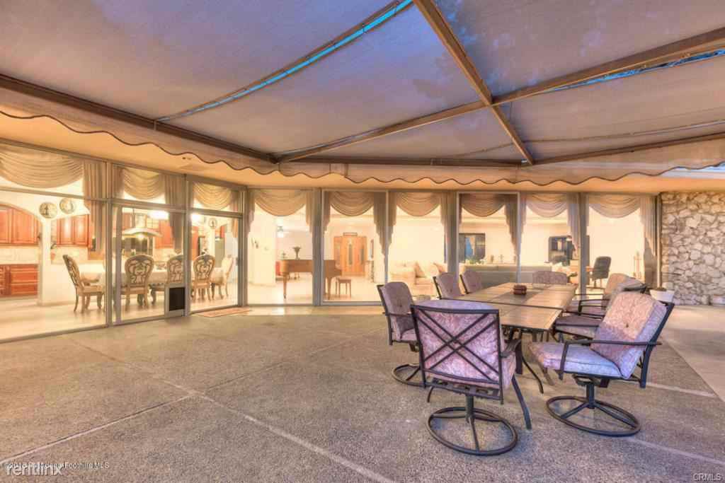 1651 Ridgeview Dr - Photo 3 of 50