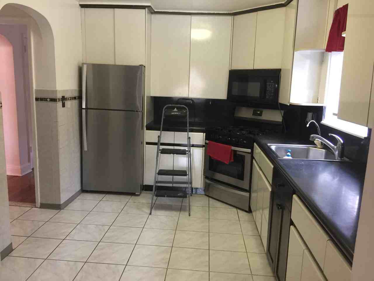 157 Clunie Ave - Photo 3 of 11