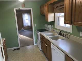 136 S Shore Dr - Photo 3 of 7