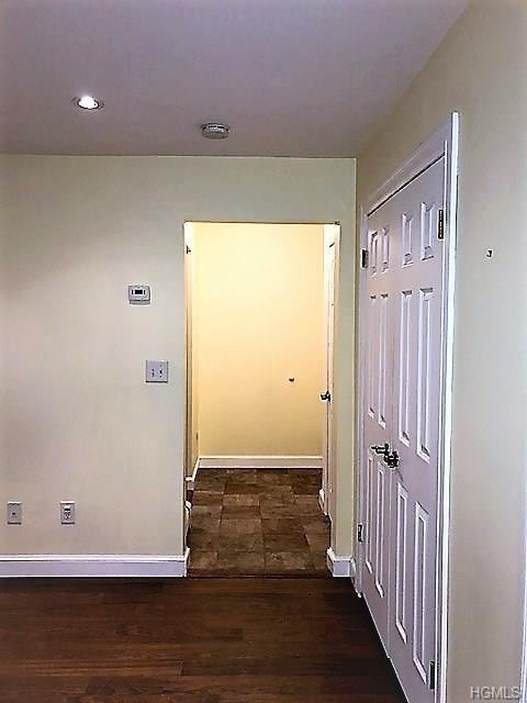 108 Foxwood Cir - Photo 2 of 15