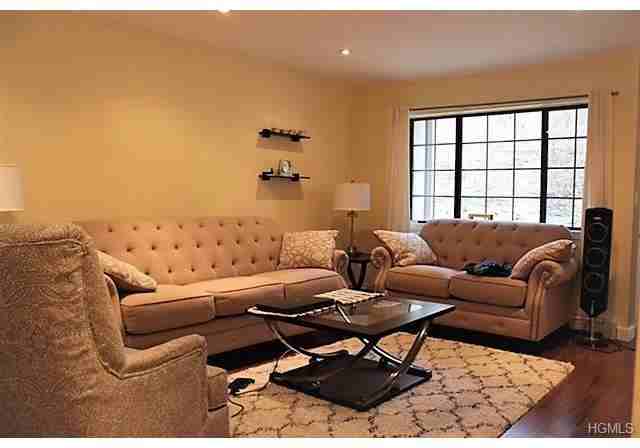 108 Foxwood Cir - Photo 3 of 15