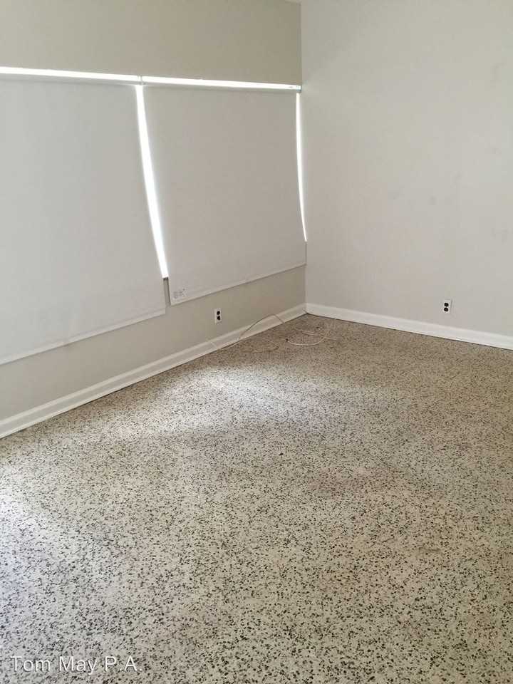 1510 W Brandon Dr - Photo 3 of 9