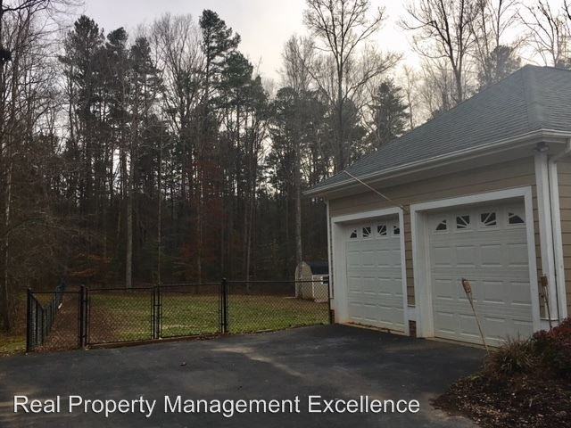 109 American Rd - Photo 3 of 27