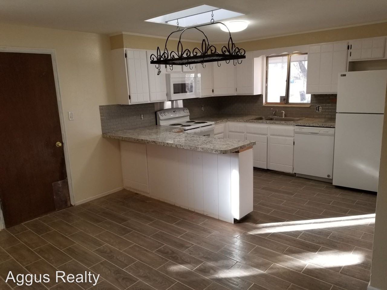 7412 Vance St - Photo 2 of 24