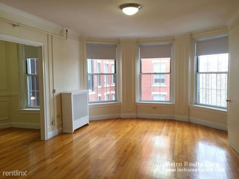 1295 Beacon St - Photo 3 of 8