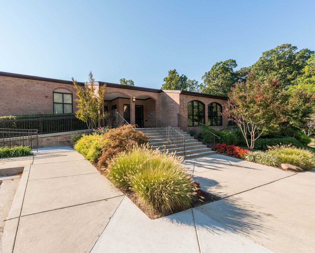 Avant - Photo 2 of 50