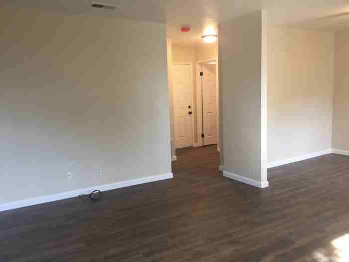 305 E St - Photo 2 of 15