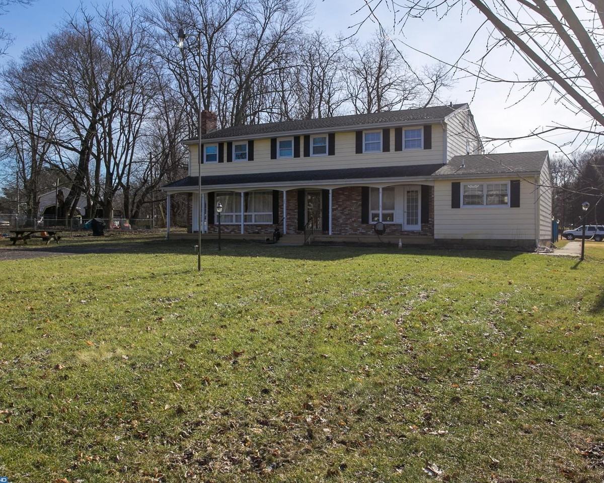 406 Main St - Photo 2 of 25