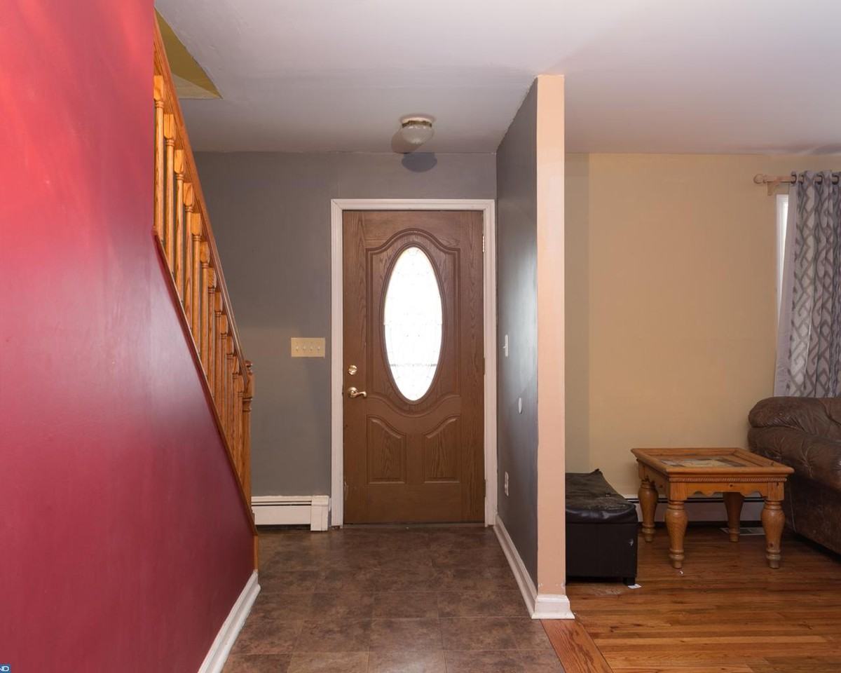 406 Main St - Photo 3 of 25