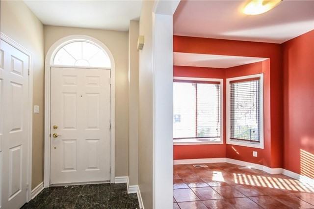 751 Shaw St - Photo 3 of 20