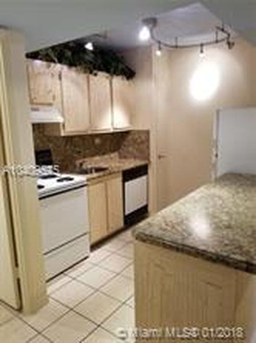 870 SW 129th Pl #203 - Photo 3 of 8