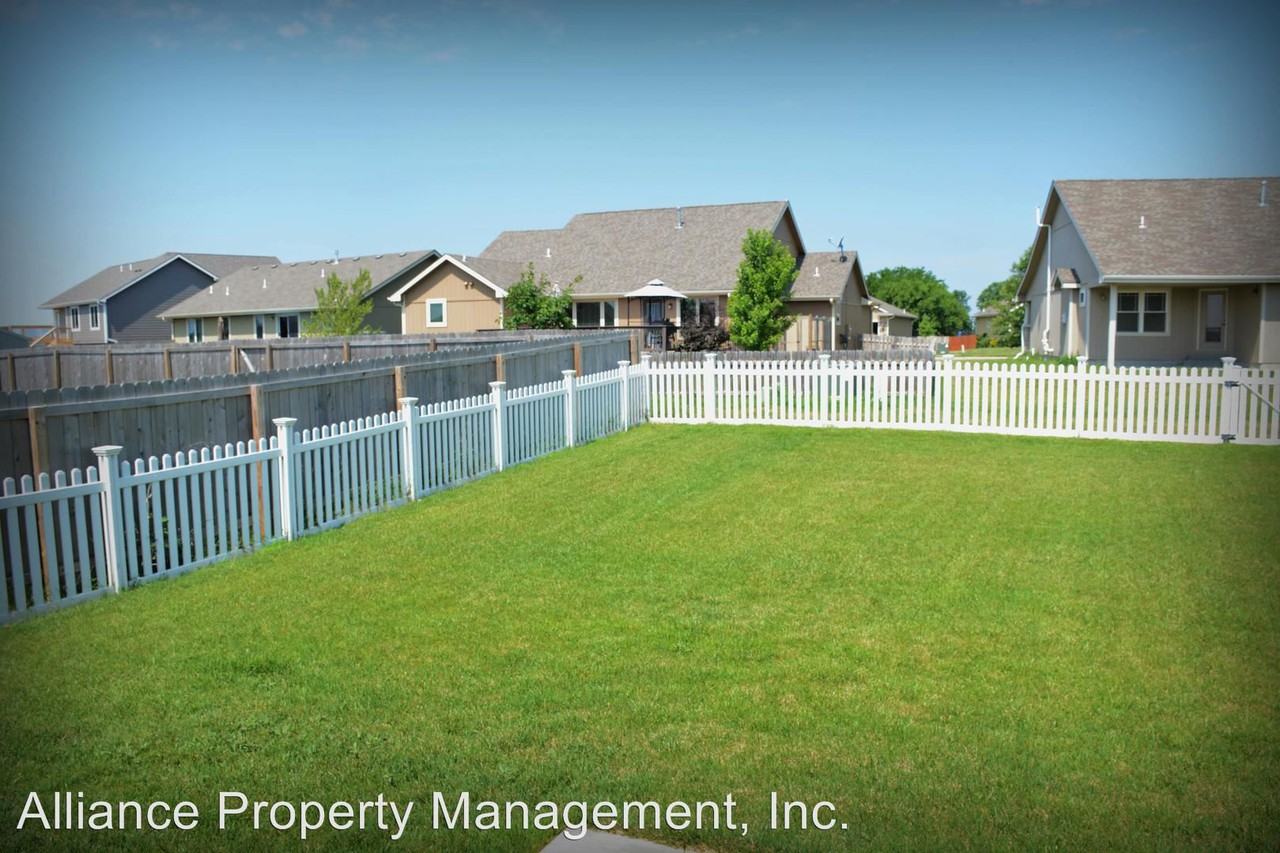 4178 Taneil Dr - Photo 3 of 19