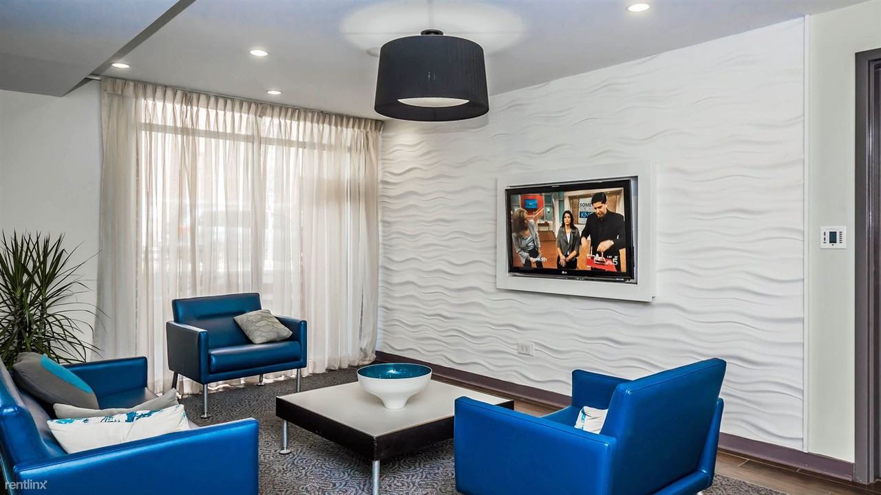 707 W Sheridan Rd - Photo 2 of 15