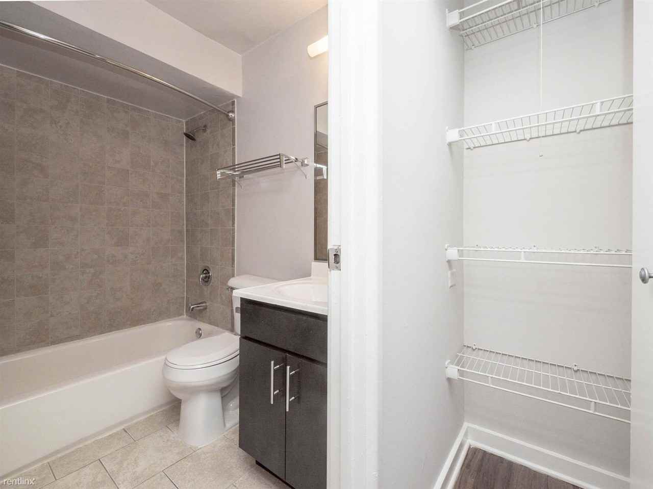 707 W Sheridan Rd - Photo 3 of 15