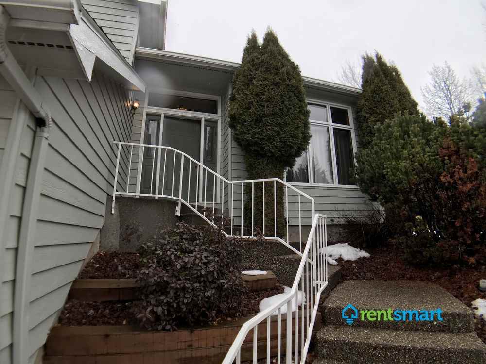 5627 Prospect Dr - Photo 3 of 19