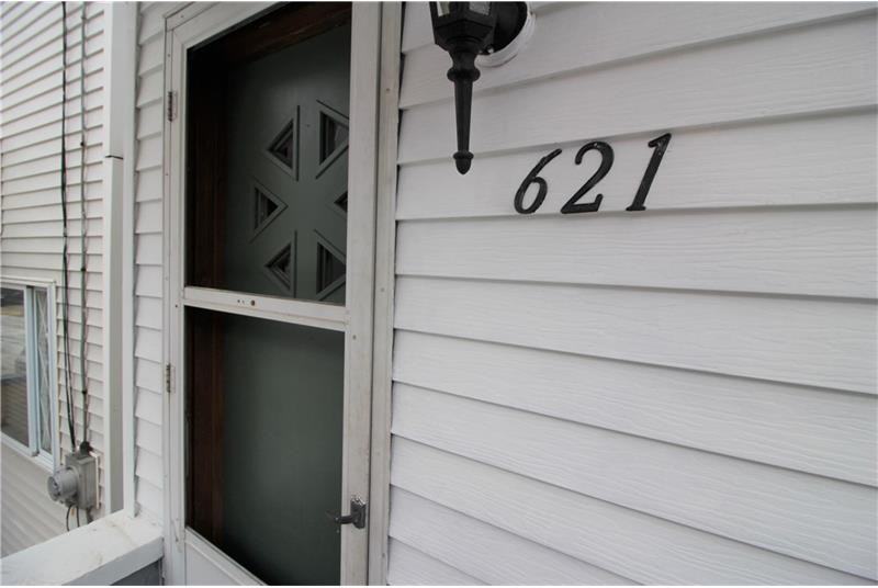 621 Penn St - Photo 2 of 17