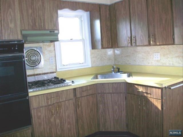 544 Cleveland Ave - Photo 2 of 7