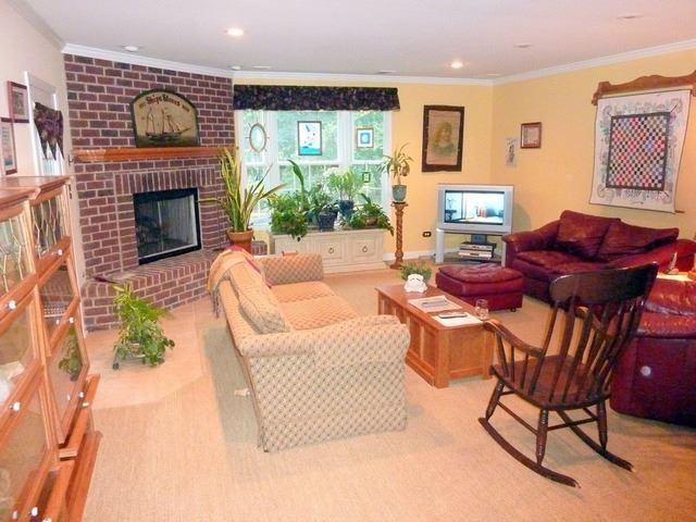 805 N Ela Rd - Photo 3 of 19