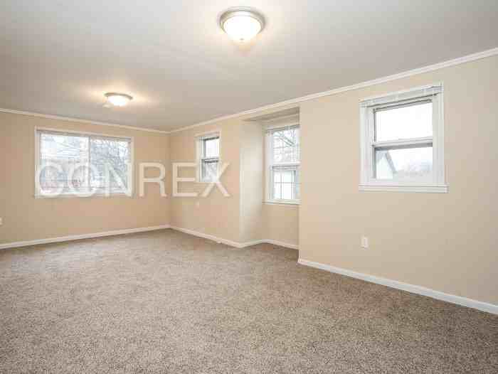 9638 Helmsley Way - Photo 2 of 8