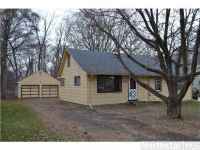 10685 Lincoln St - Photo 2 of 12