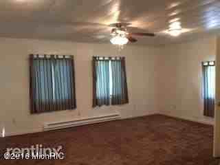 47202 N Sunset Cir - Photo 2 of 9