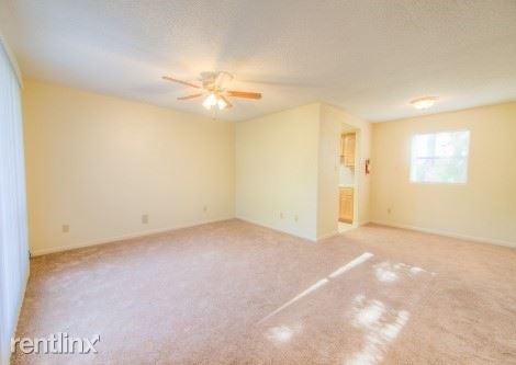 Conquistador East Apartments - Photo 2 of 11