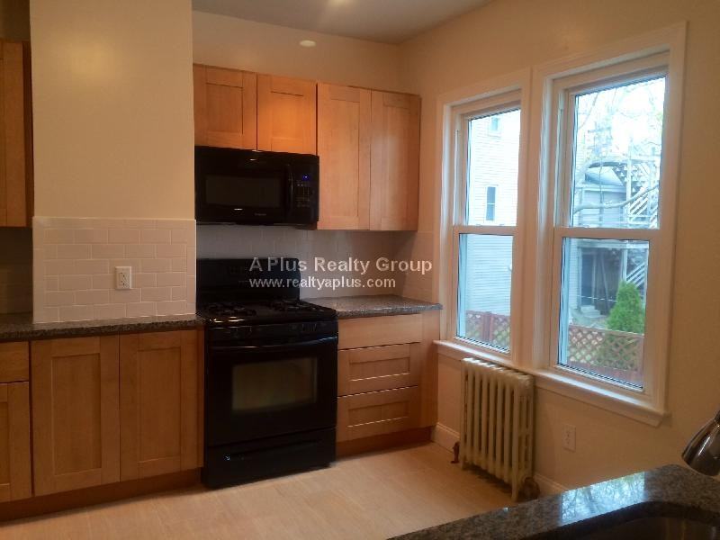 124 Rockland St - Photo 2 of 14