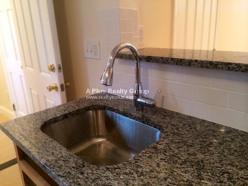 124 Rockland St - Photo 3 of 14