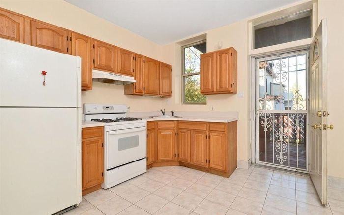 4523 Harrison Pl - Photo 3 of 4