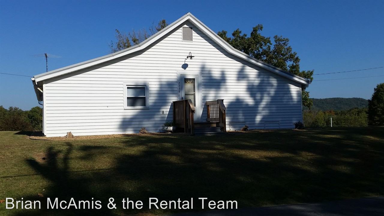 2039 Oasis Rd - Photo 2 of 44