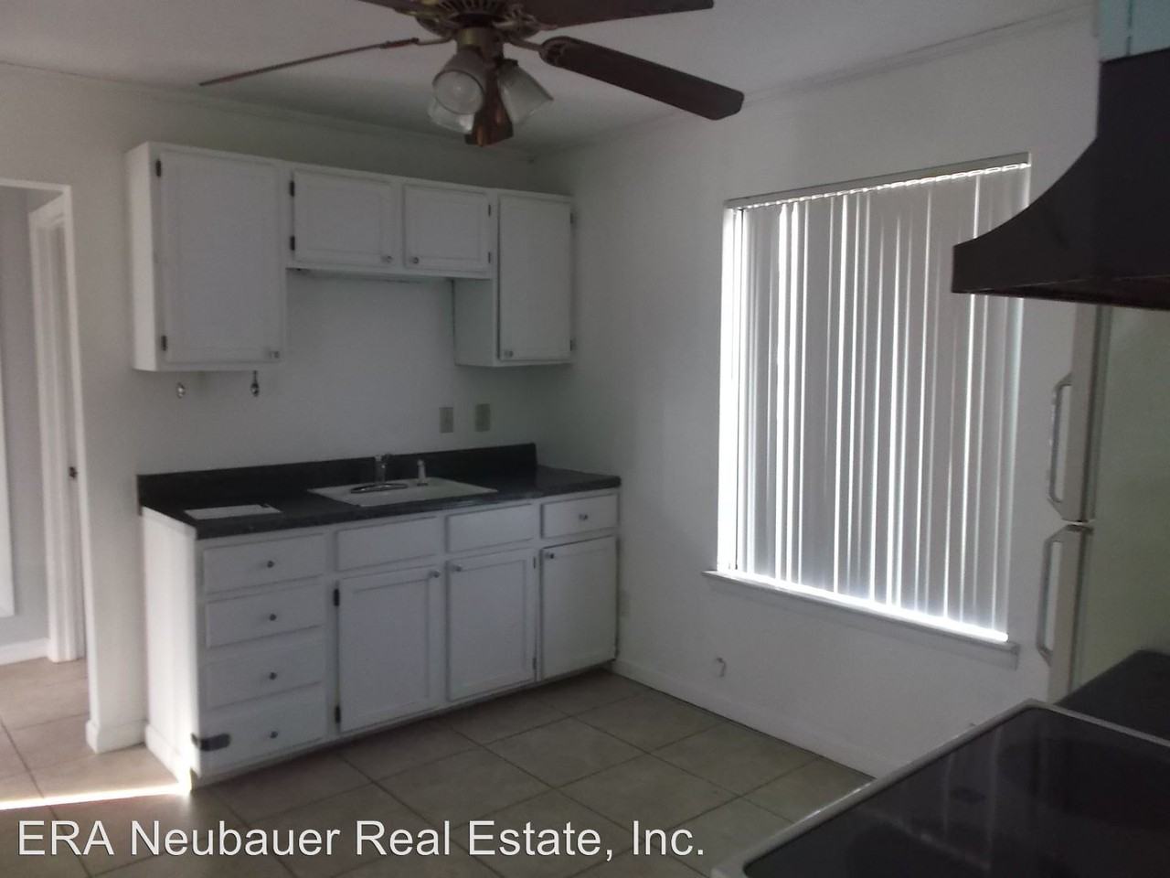 3914 Dolphin Dr - Photo 2 of 5