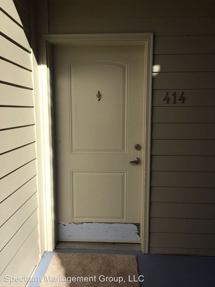 414 Sandpiper Ln - Photo 3 of 12