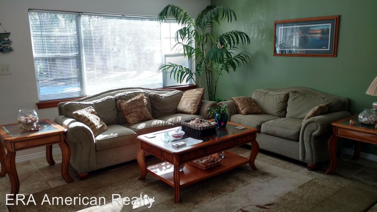 182 Park St - Photo 3 of 11