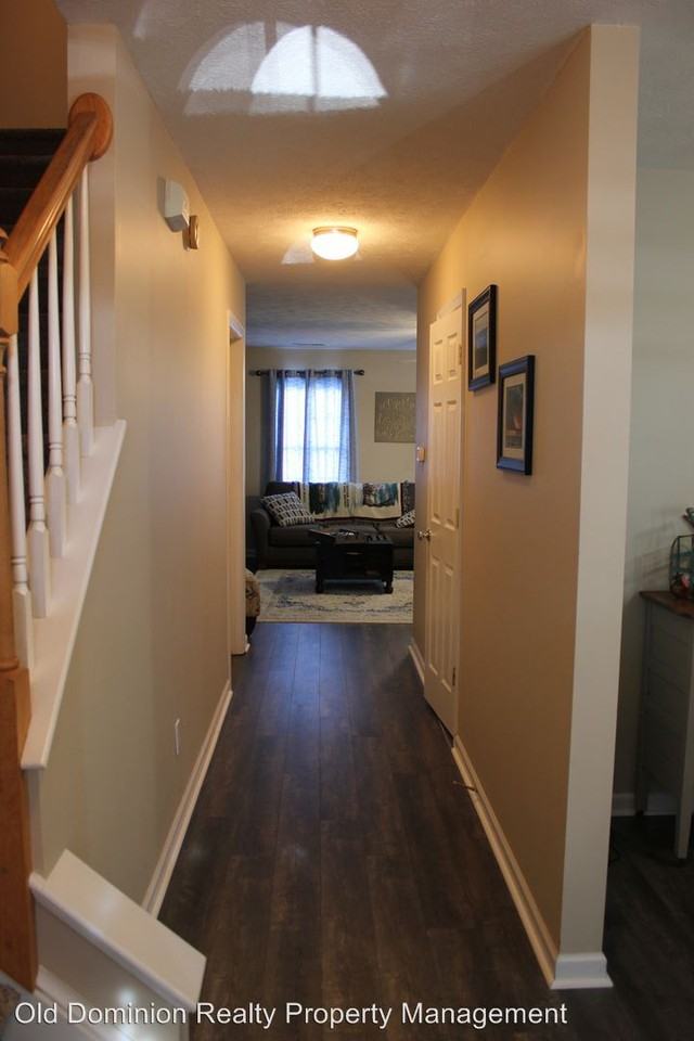 303 Joyce Dr - Photo 3 of 18