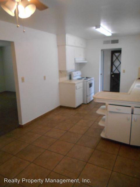 1499 E Manning Ave - Photo 2 of 10