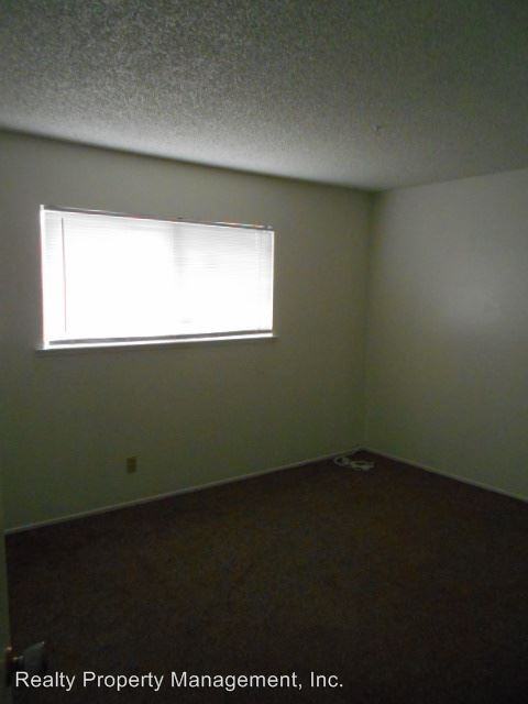 1499 E Manning Ave - Photo 3 of 10