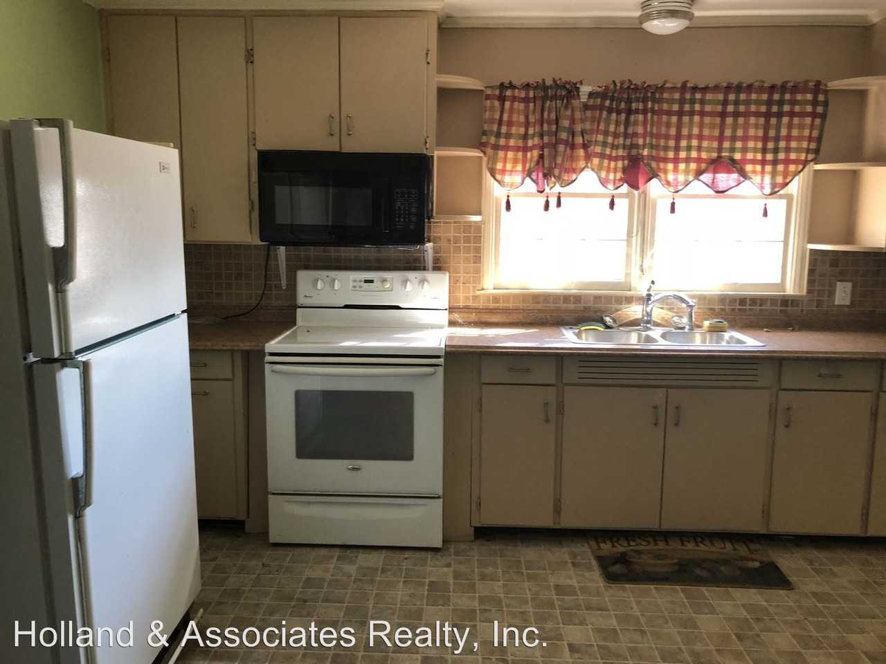126 Walsh Rd - Photo 3 of 11