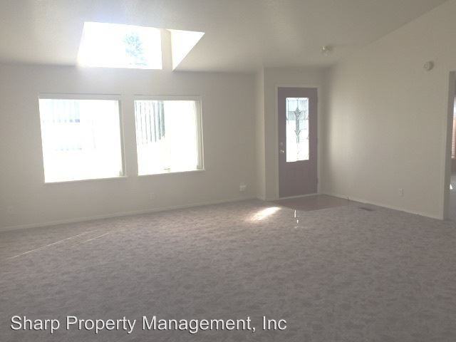 345 Jacobson Rd - Photo 3 of 11