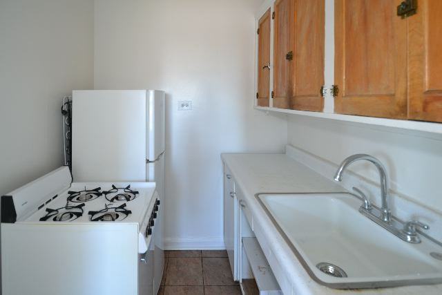 550 W Arlington Pl #709 - Photo 2 of 14