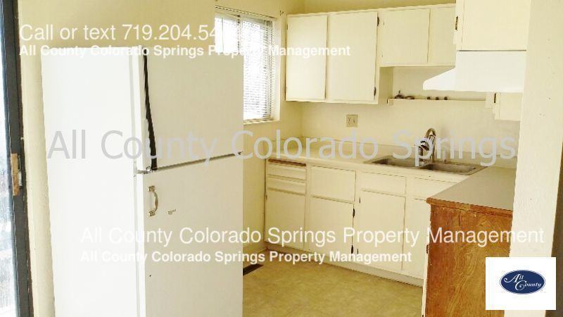 3545 Bridgewood Ln - Photo 3 of 9