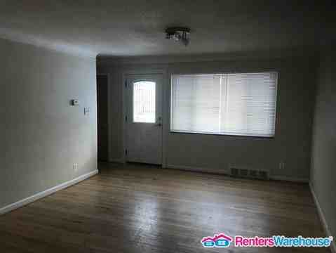 11006 Middlebelt Rd - Photo 2 of 9