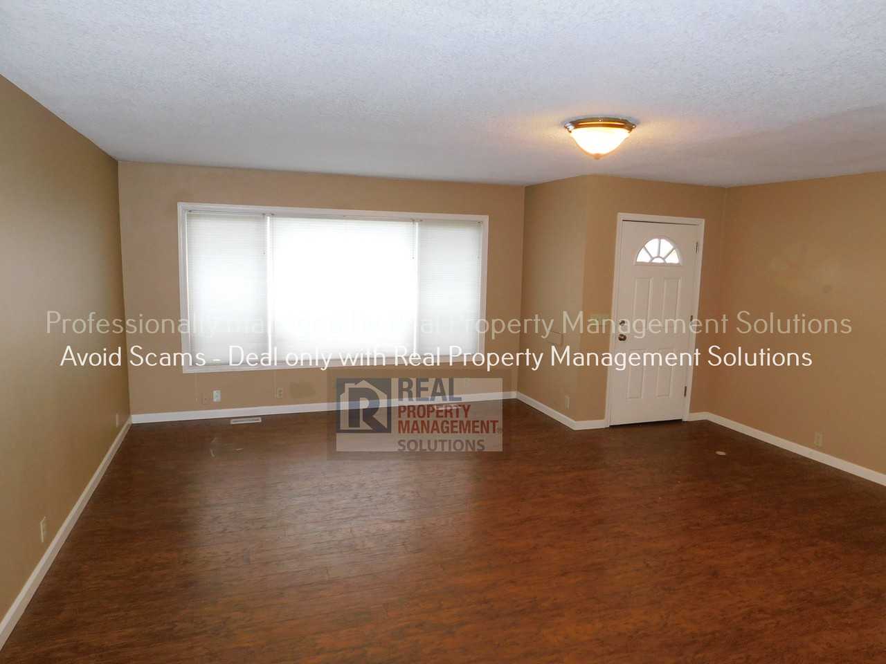 10434 NE Shaver St - Photo 3 of 22