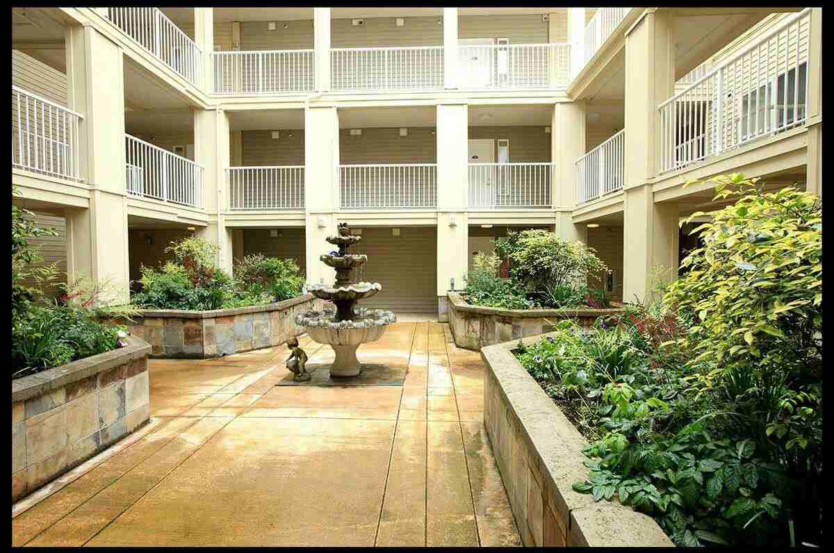 6410 9th Avenue Northeast - Photo 3 of 6