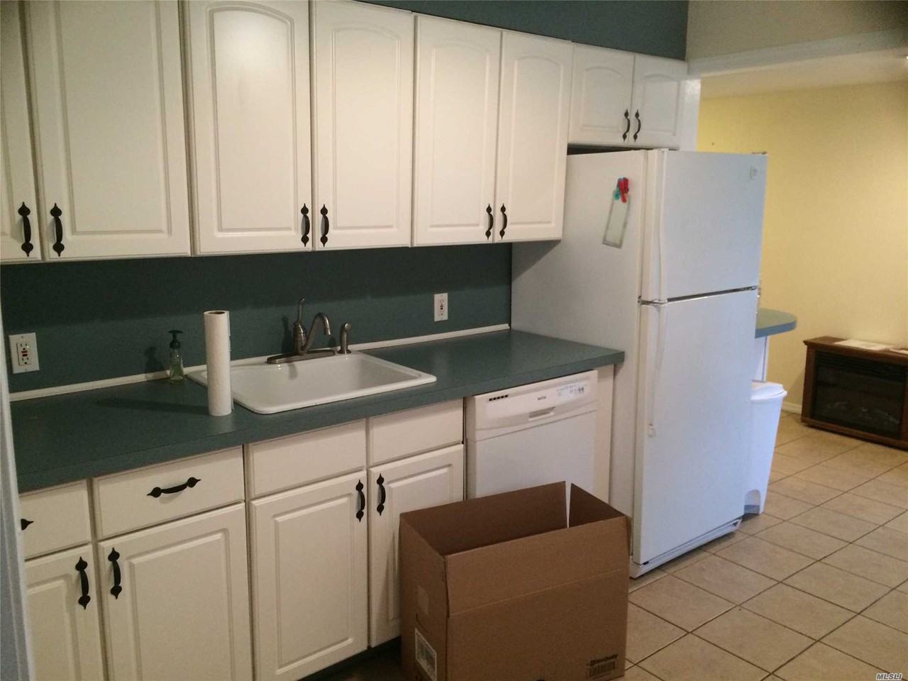 266 Jerome Ave - Photo 3 of 7