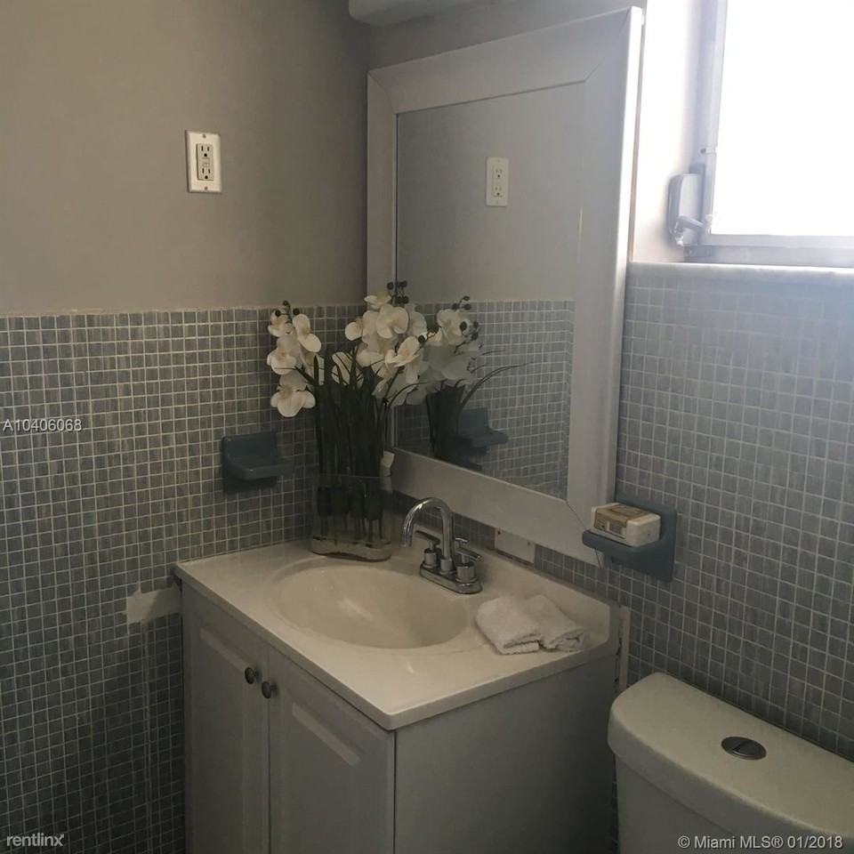 1720 Funston St - Photo 3 of 8