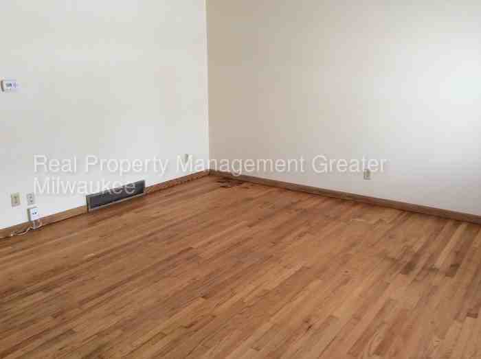 6408 N 73rd St - Photo 3 of 9