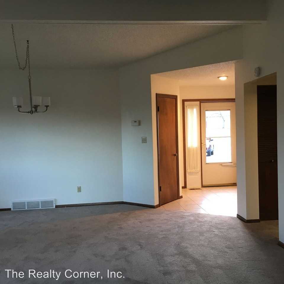 324 Blue Windsor Ln - Photo 3 of 33